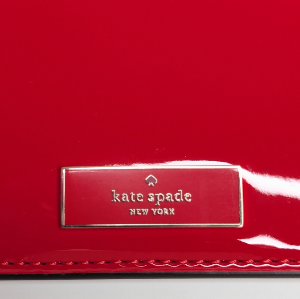 ✨ Kate Spade Crinkle Patent Cardholder – NWT (Bright Red) ✨ - Picture 3 of 7